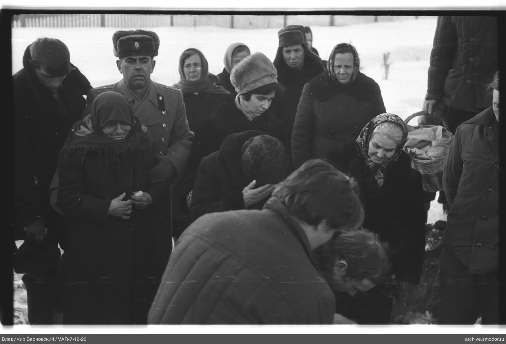 Gruppe von Menschen im Schnee