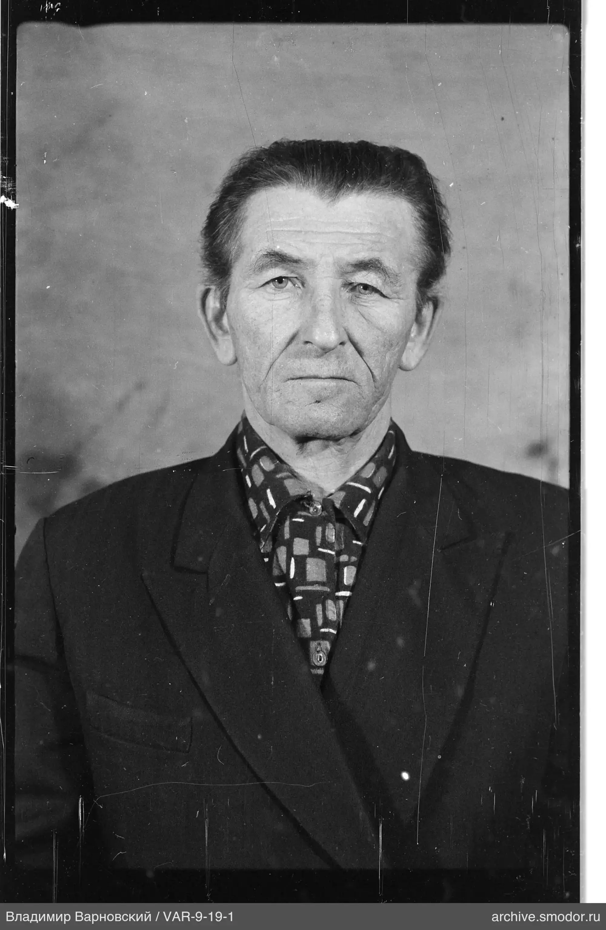 Портрет мужчины в пиджаке