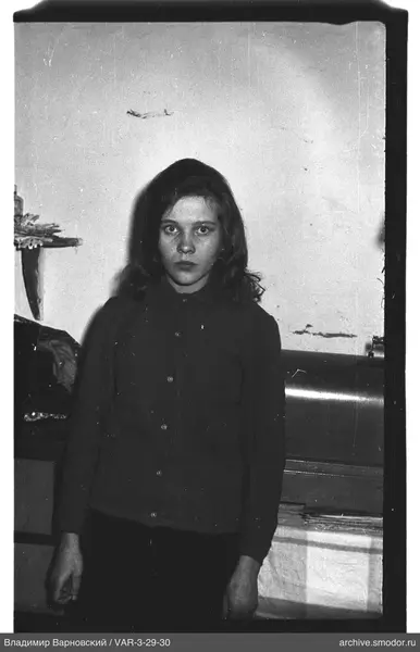 Full-length portrait of a woman