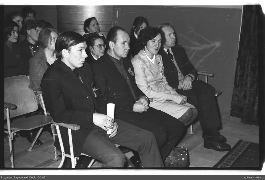 Group of men and women in a photo