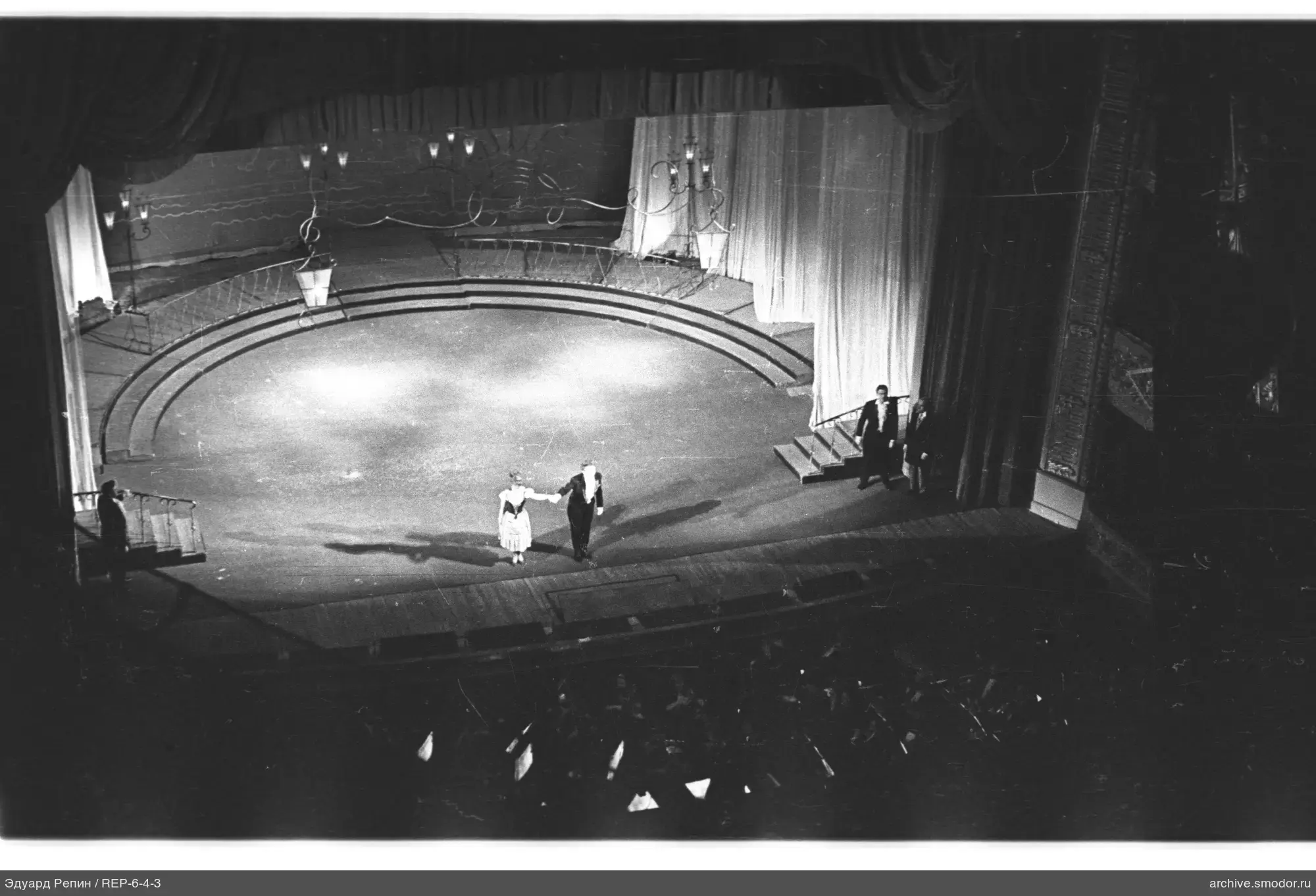 Theateraufführung mit Verbeugung
