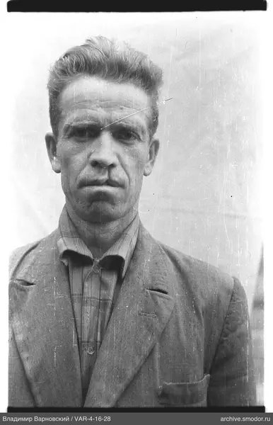 Portrait of a man in a light jacket