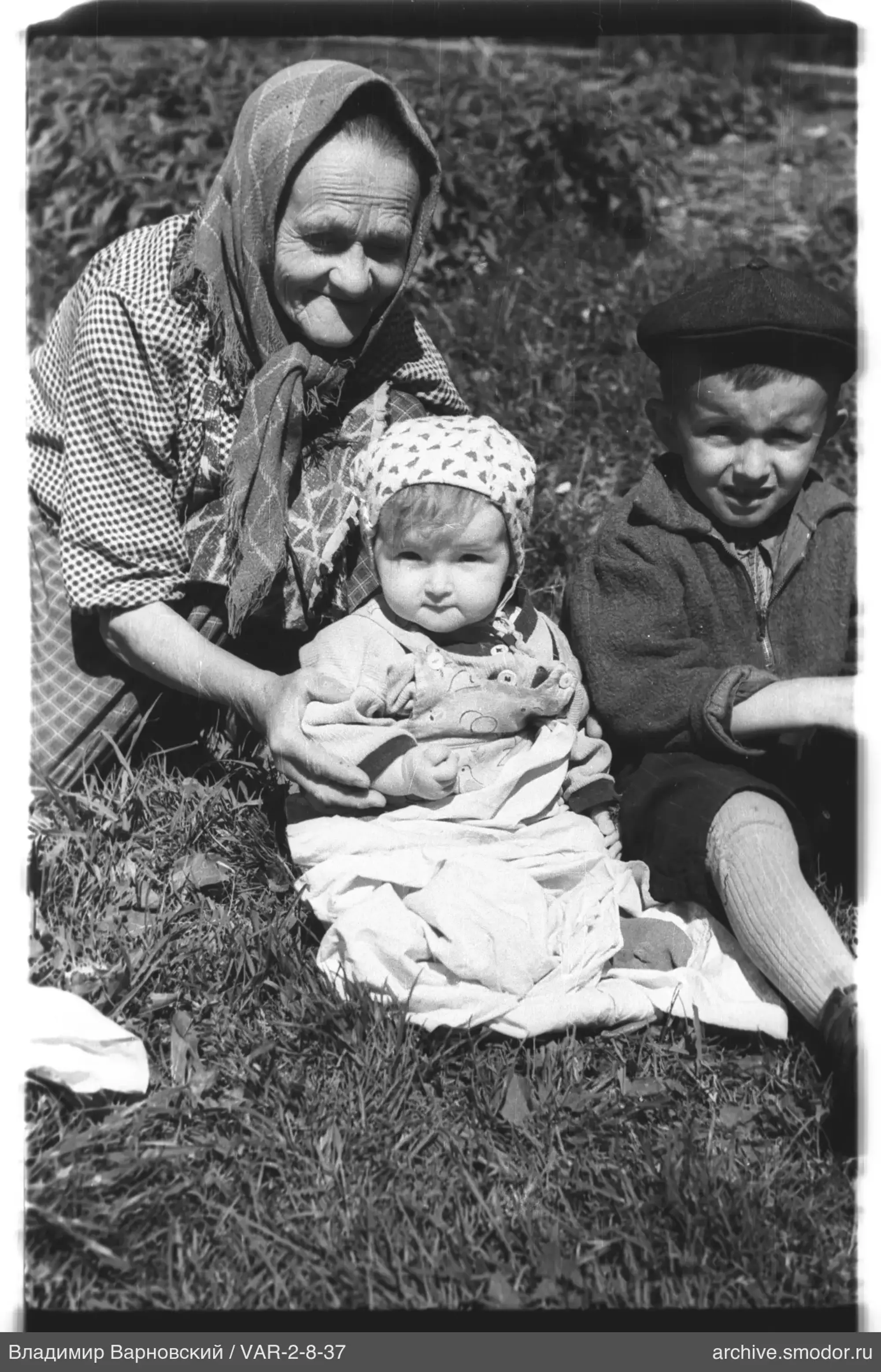 Gruppenporträt auf dem Gras