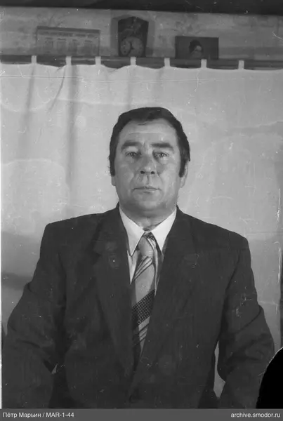 Портрет мужчины в деловом костюме