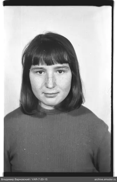Porträt einer Frau mit geraden Haaren