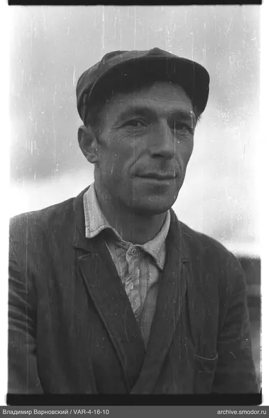 Portrait of a man in a cap and jacket
