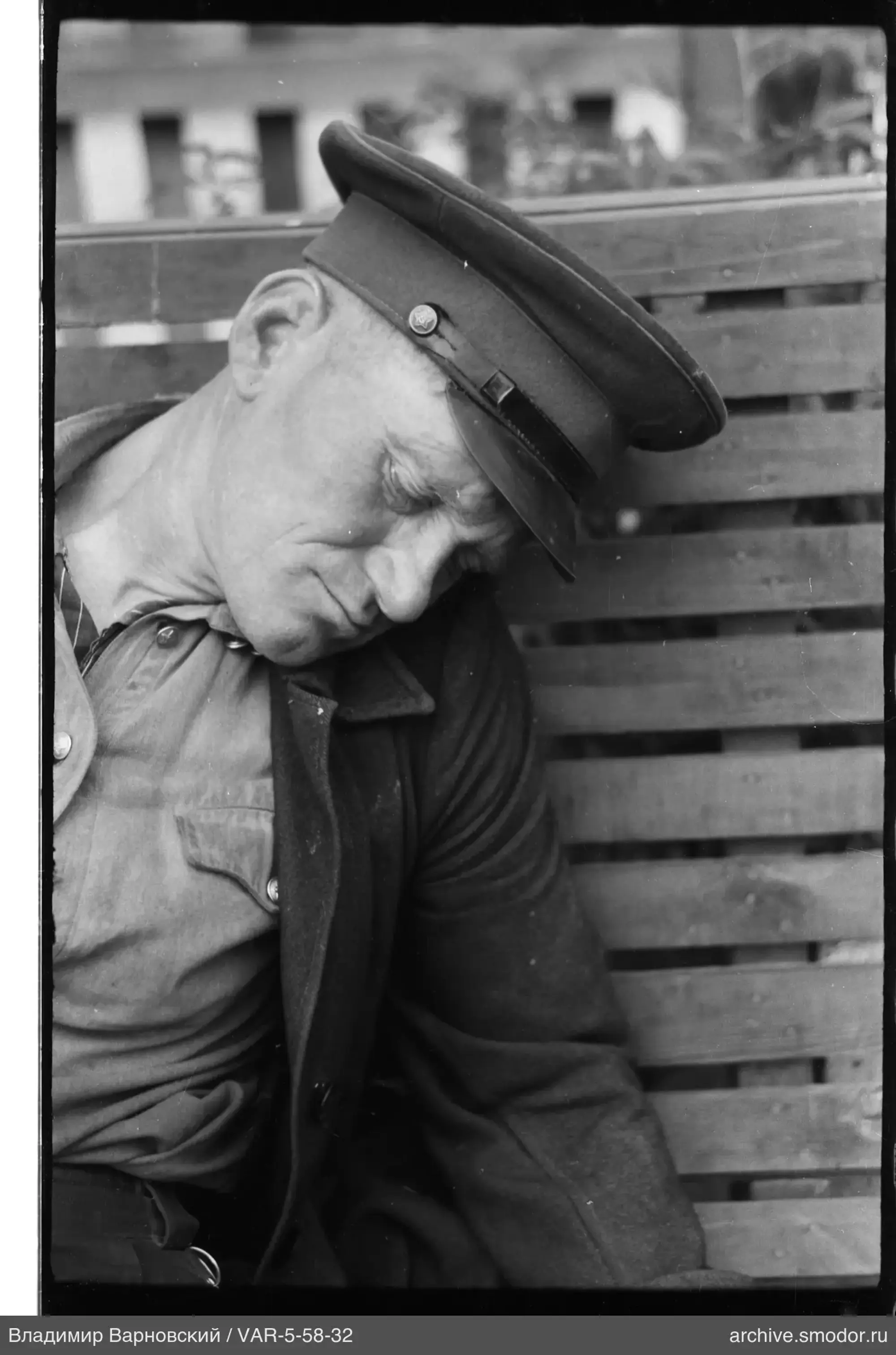Portrait of a man with a cockade cap