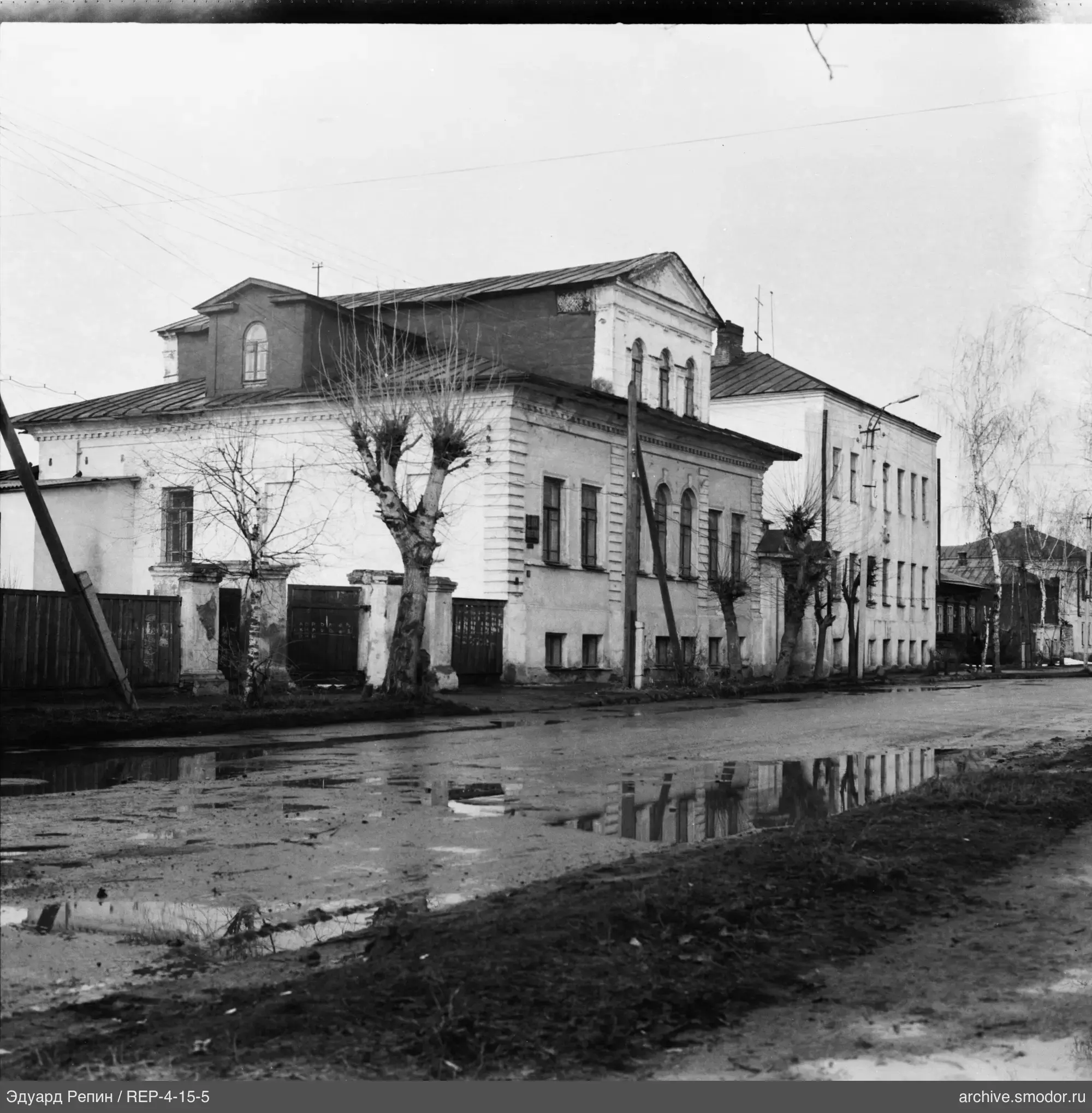 Два здания разной этажности