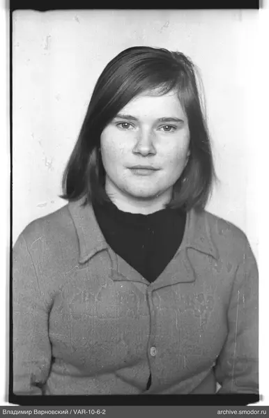 Portrait of a woman with straight hair