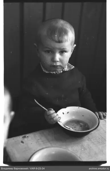 Child's portrait with spoon