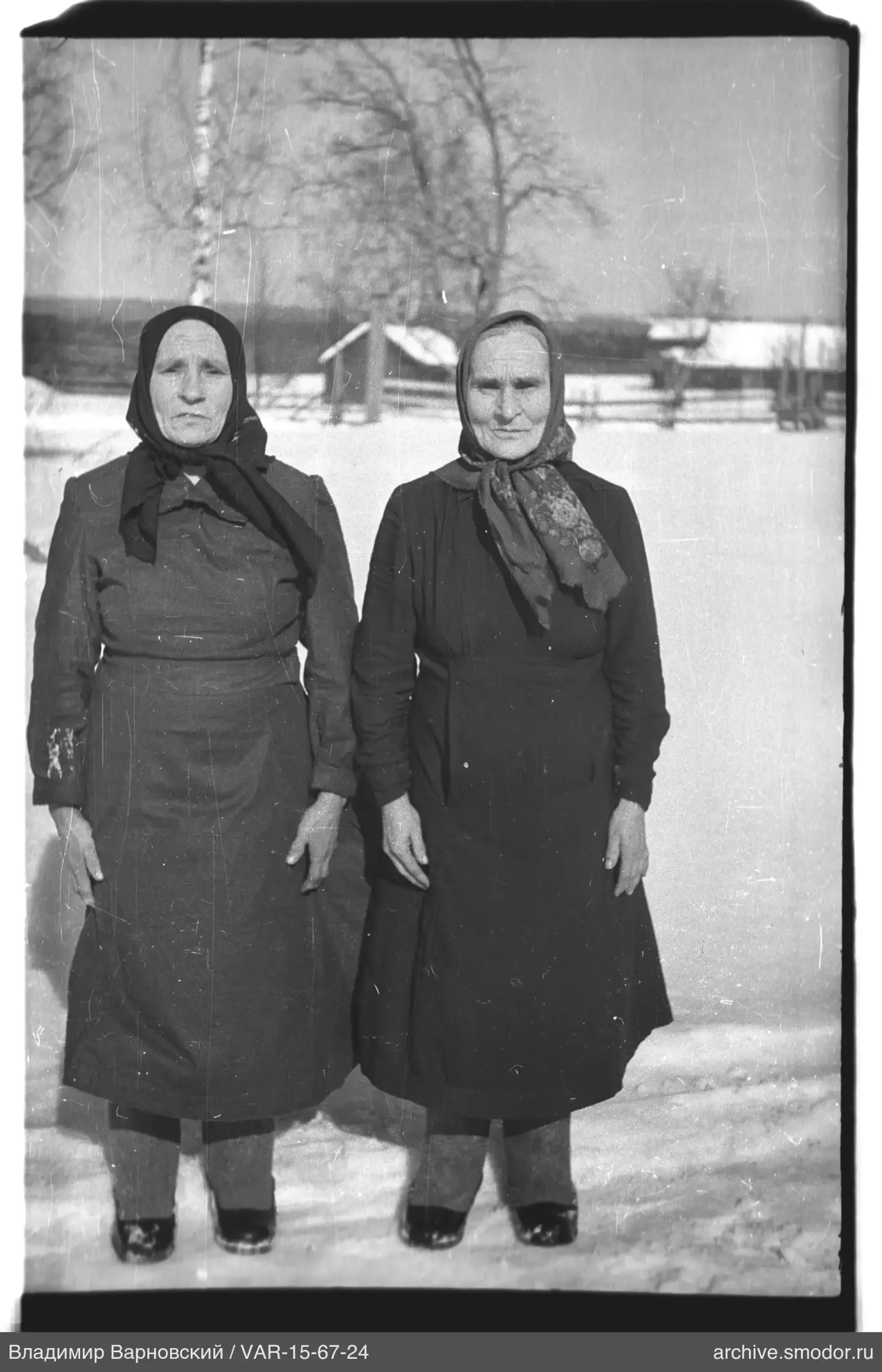 Zwei Frauen im Schnee