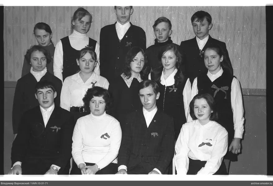 Group portrait with ribbons