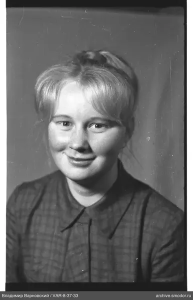 Porträt einer Frau mit Pferdeschwanz