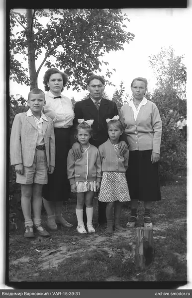 Gruppenporträt auf dem Gras
