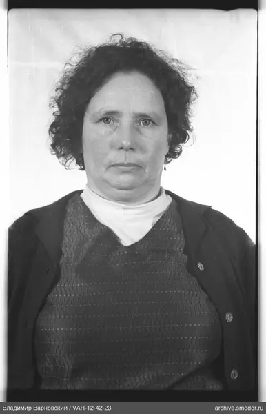 Porträt einer Frau mit Ohrring