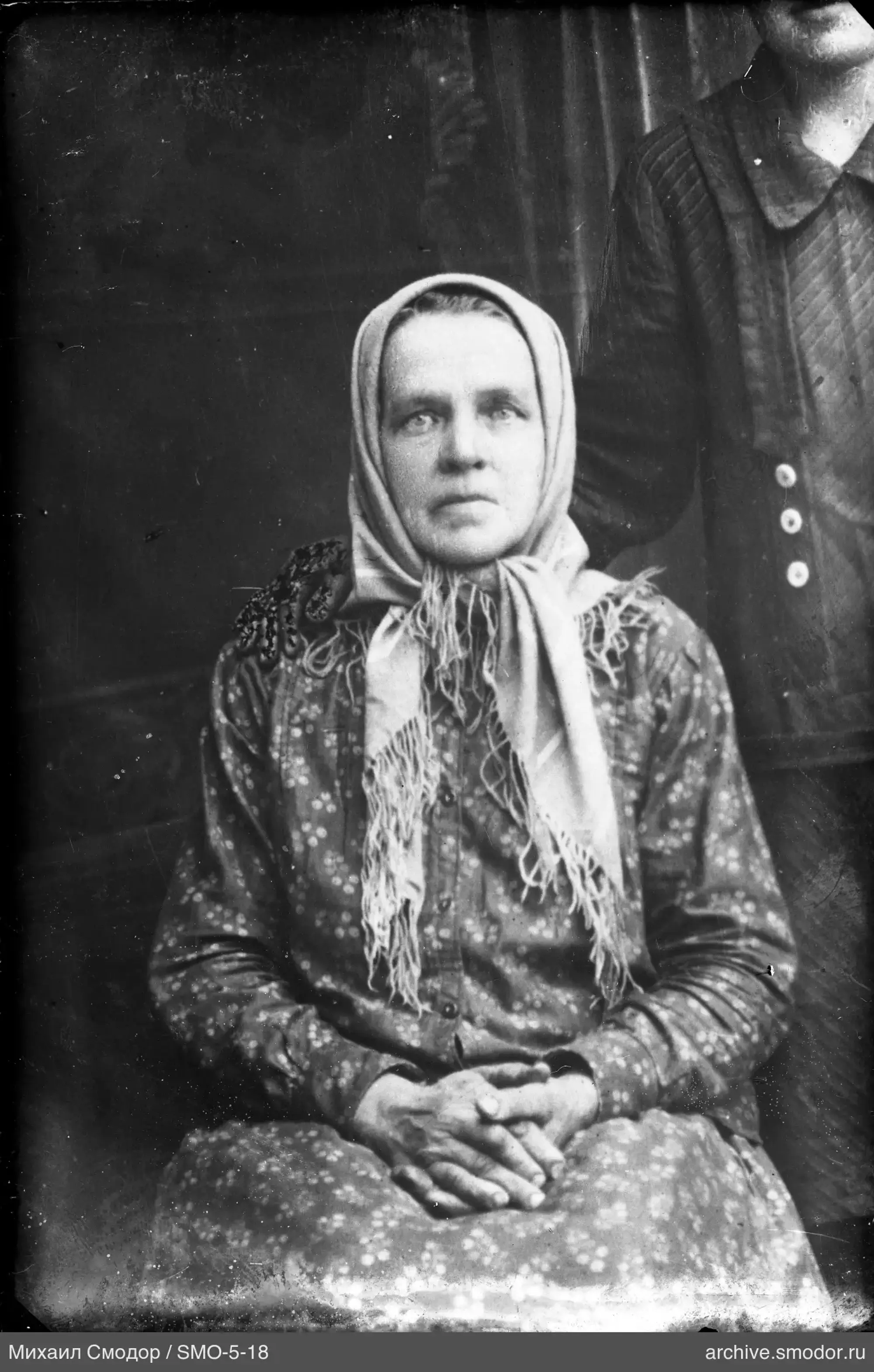Портрет женщины в платке