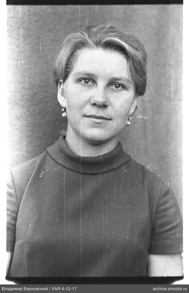 Portrait of a woman in a dark dress