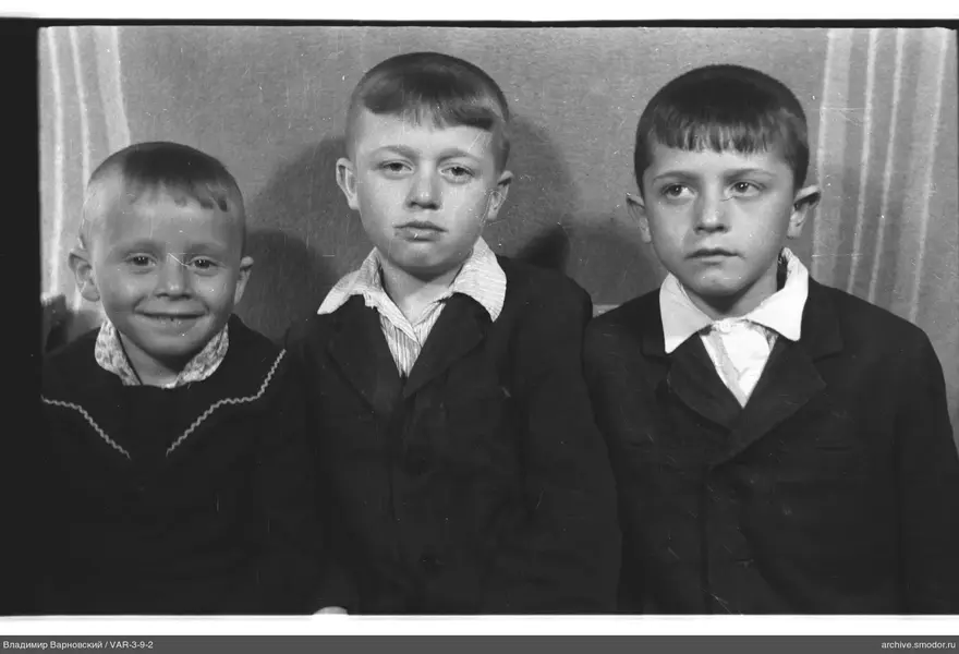 Gruppenporträt von drei Jungen