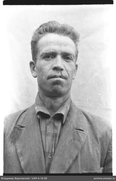 Portrait of a man in a light jacket