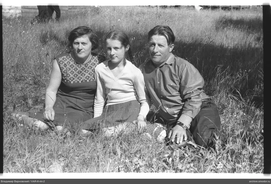 Gruppenporträt auf dem Gras