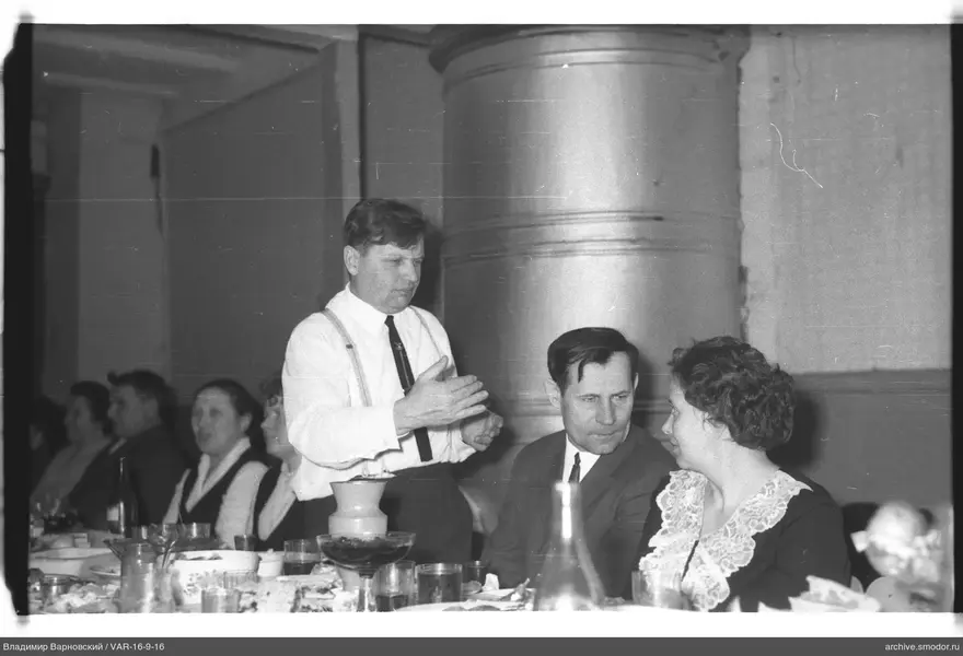 Man explaining at the table