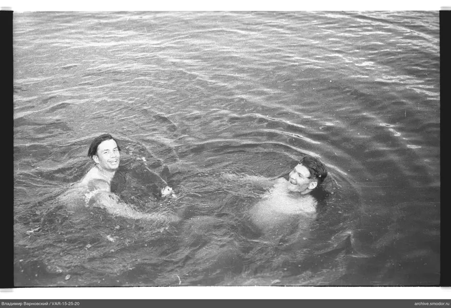 Zwei Männer im Wasser