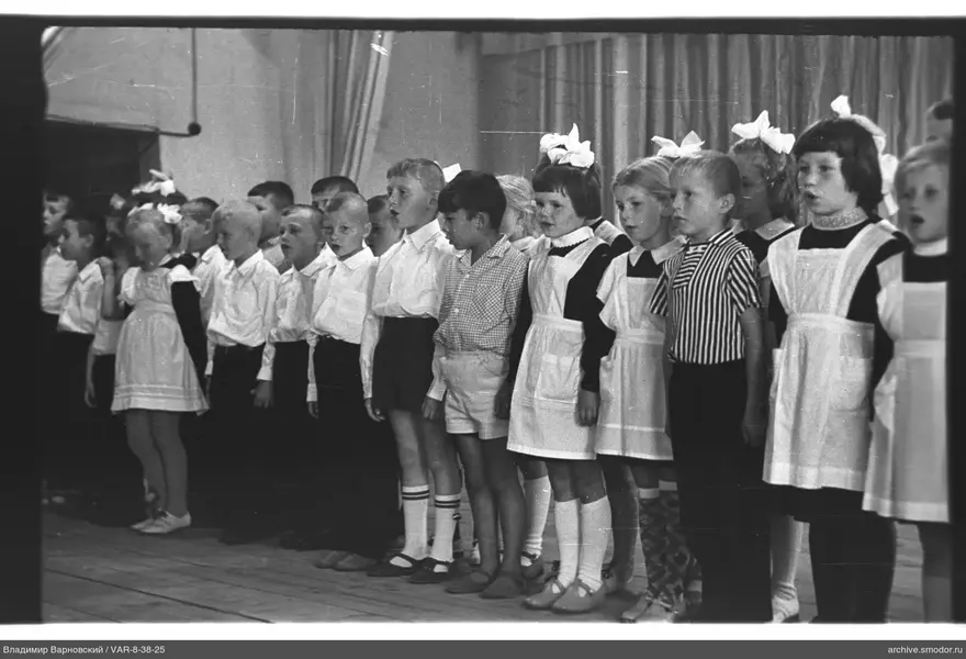 Gruppenporträt von Kindern
