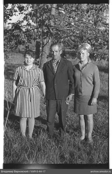 Gruppenporträt auf dem Gras