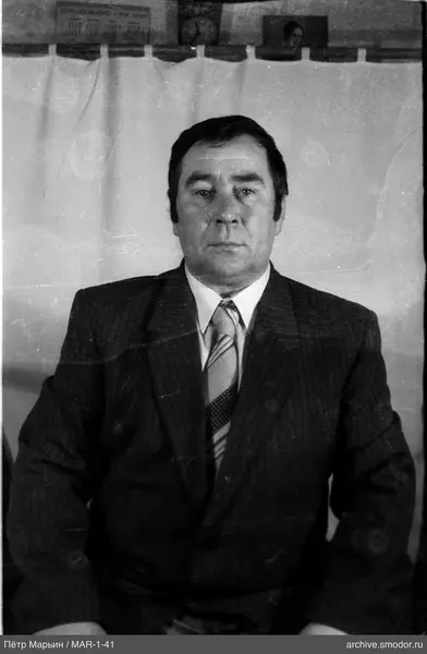 Портрет мужчины в пиджаке