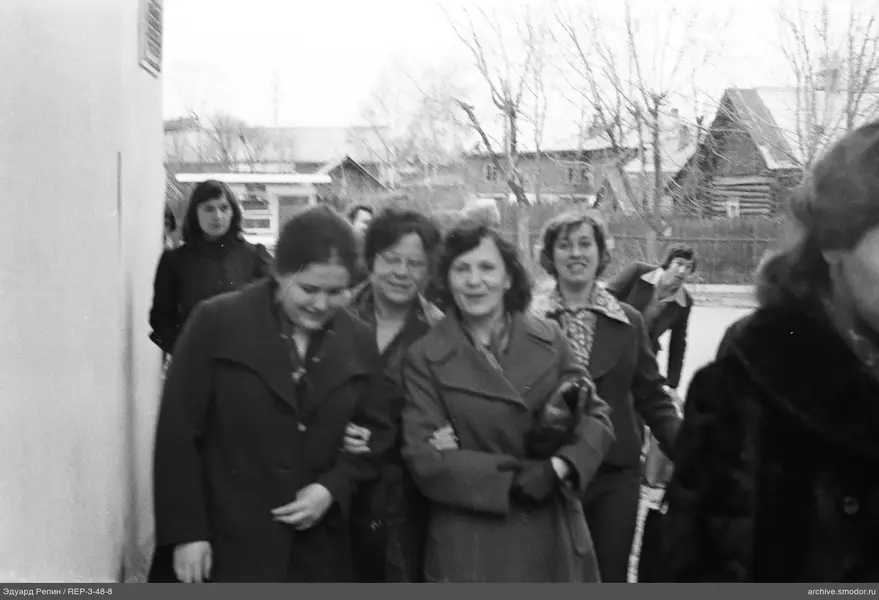 Gruppe von Frauen auf der Straße