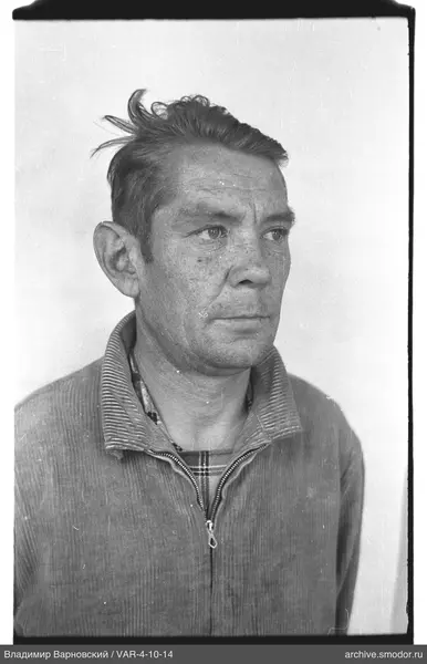 Three-quarters portrait of a man