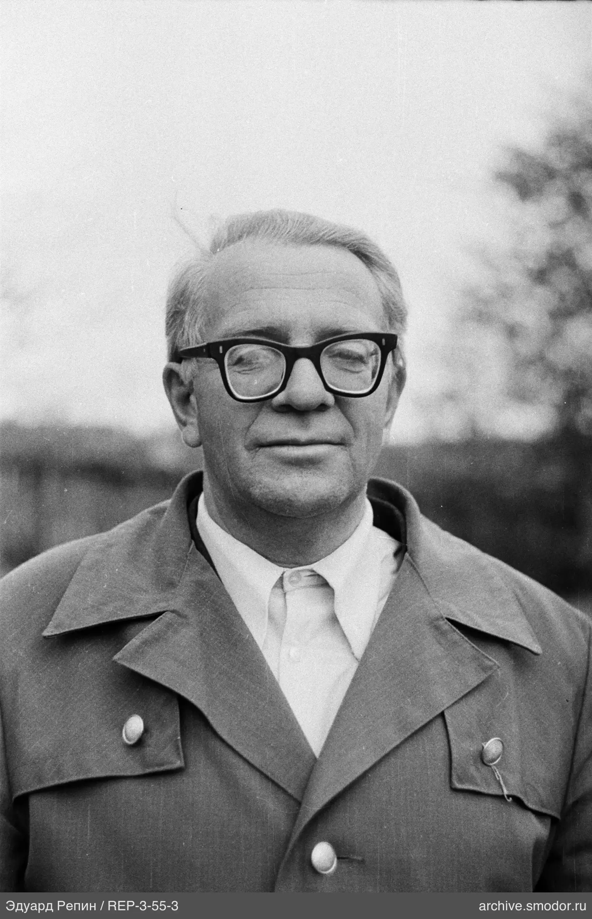 Nahaufnahme eines Mannes mit Brille