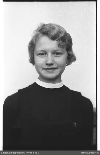 Girl's portrait in dark dress