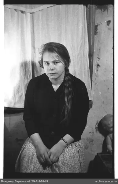 Waist-length portrait of a woman