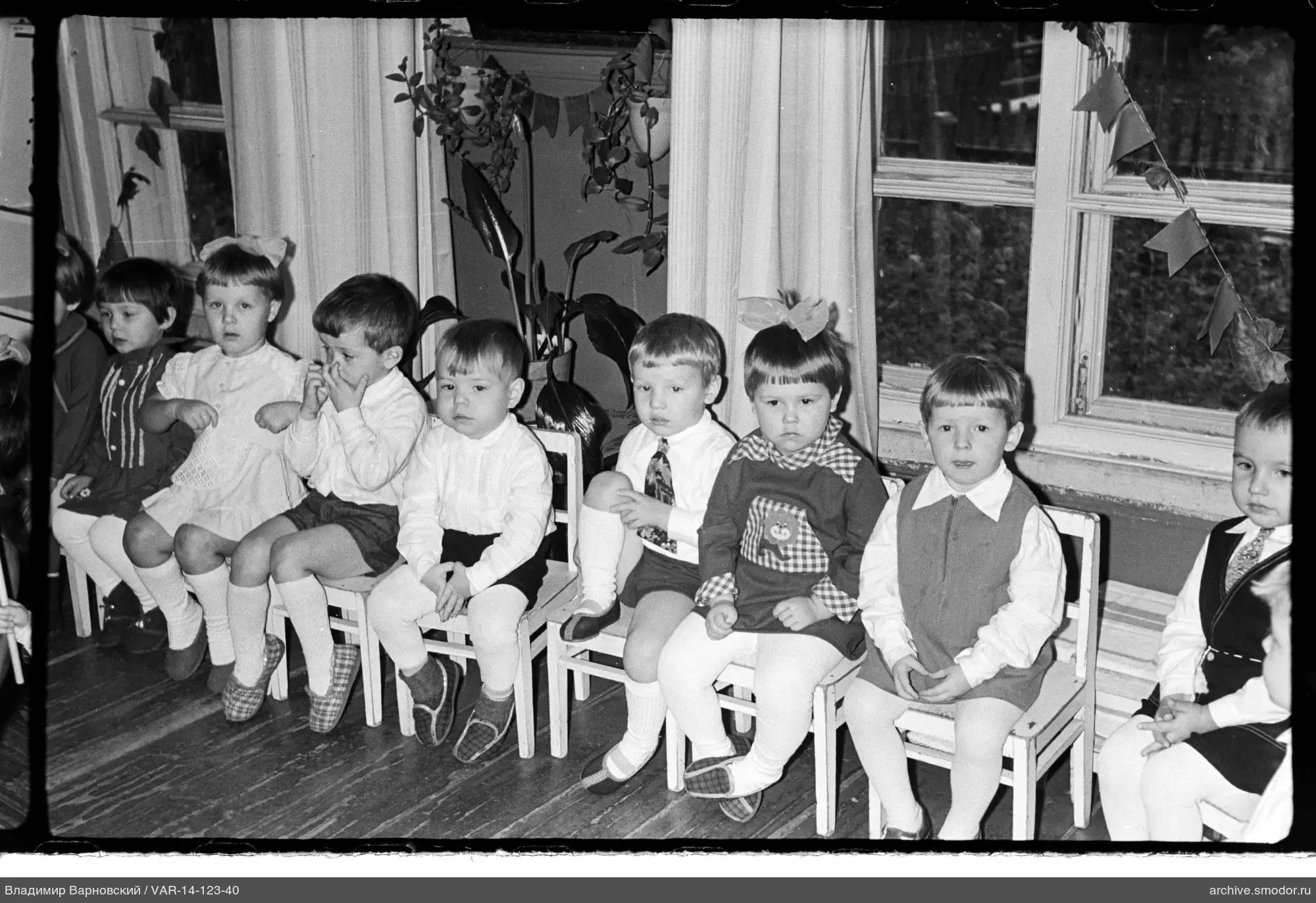 Kinder im Gruppenporträt