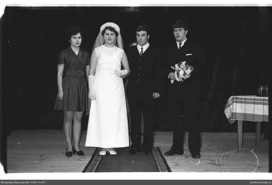 Group portrait with women and men