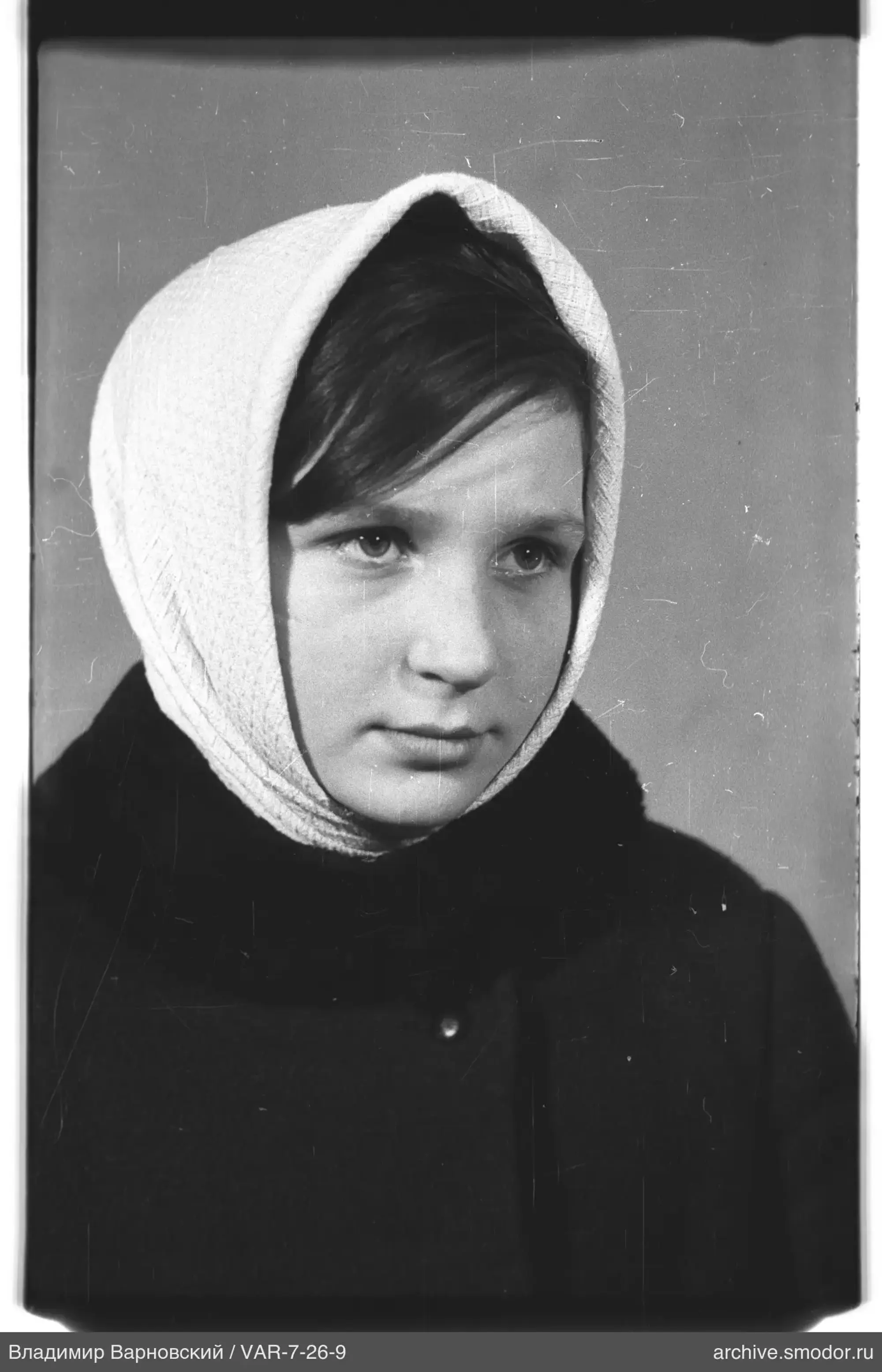 Портрет женщины в головном платке