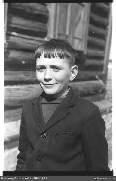 Porträt eines Jungen in Jacke