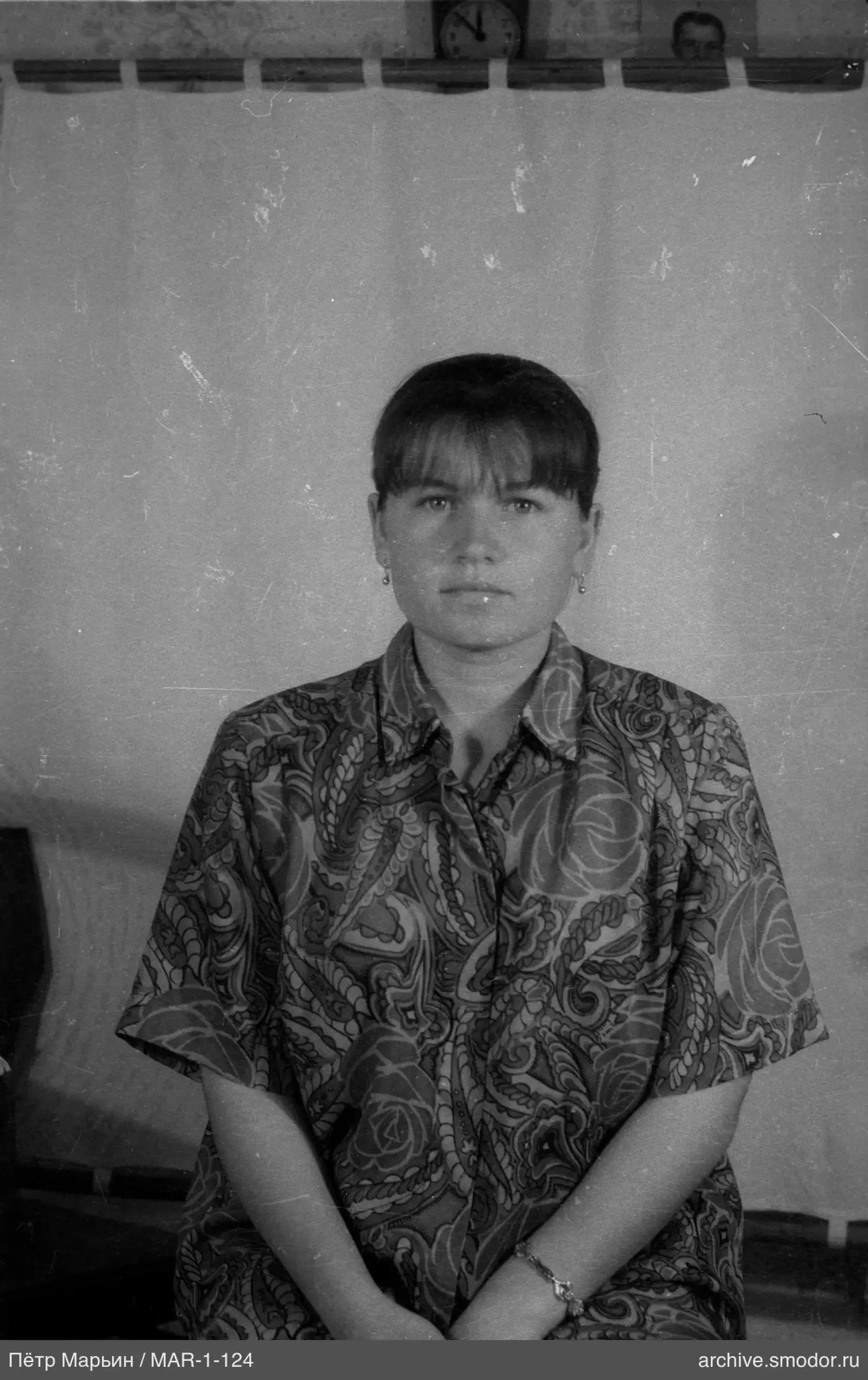 Портрет женщины с украшениями
