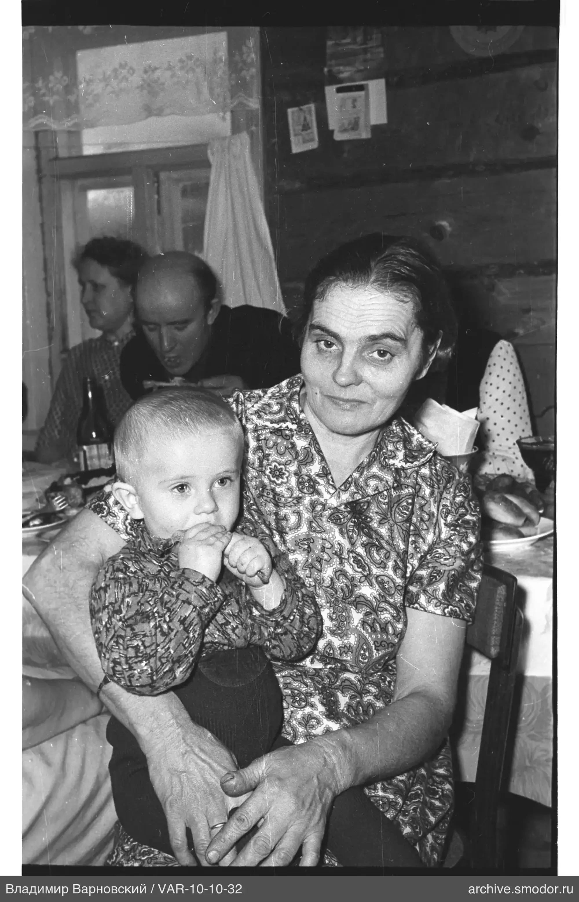 Familienszene im Innenraum
