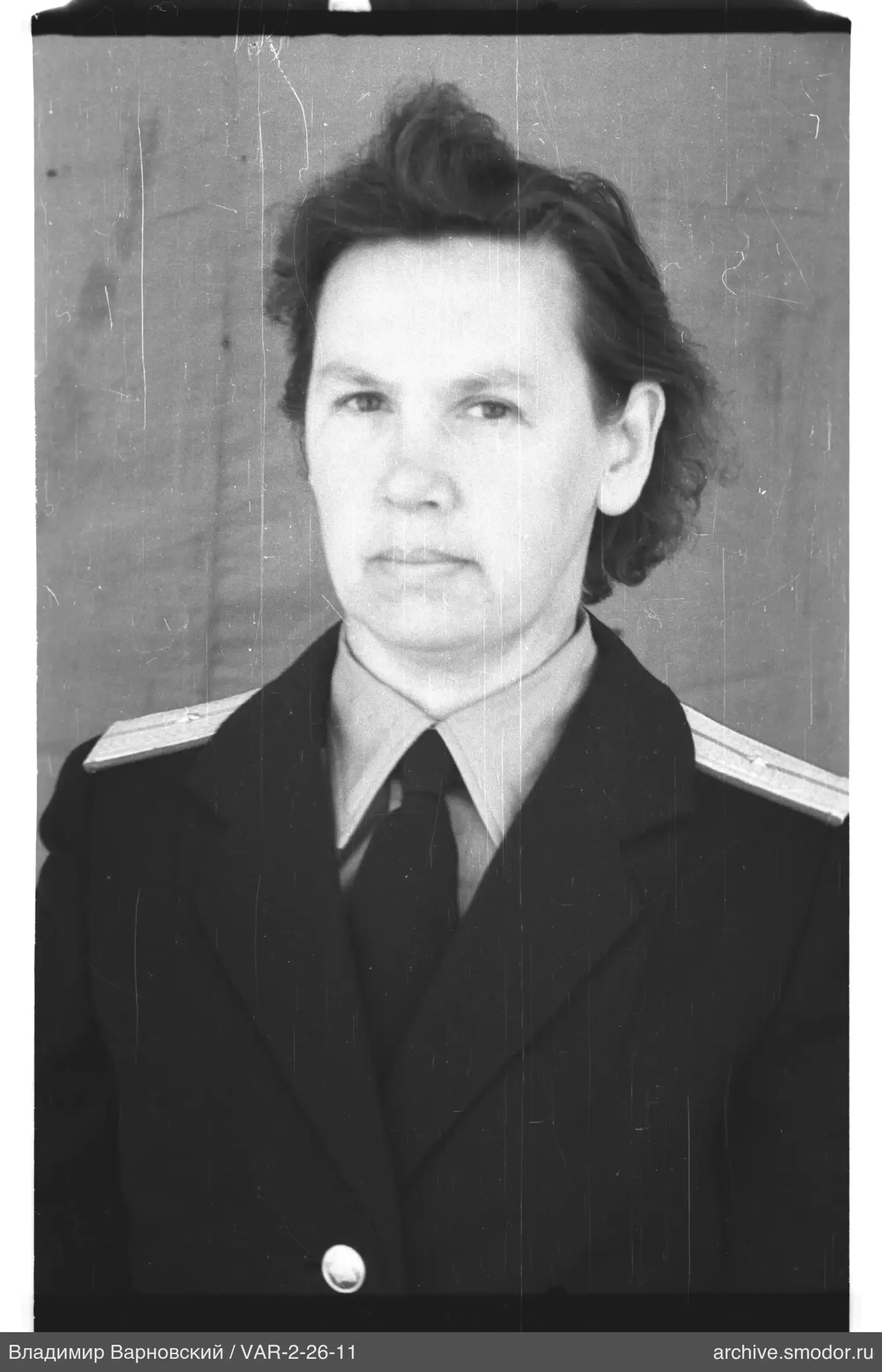 Портрет женщины в военной форме