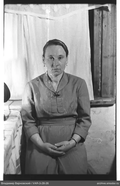 Full-length portrait of a woman