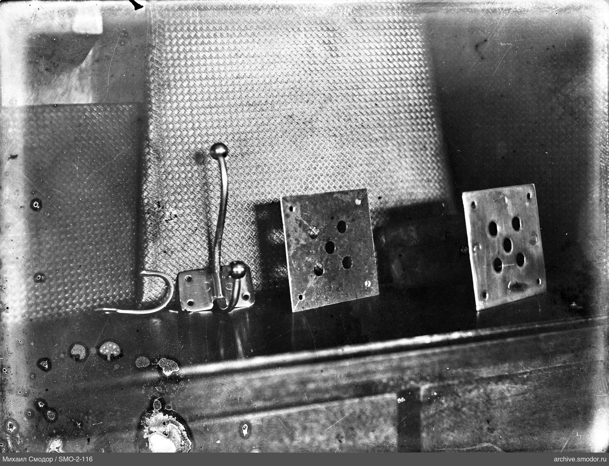Metallteile auf Oberfläche