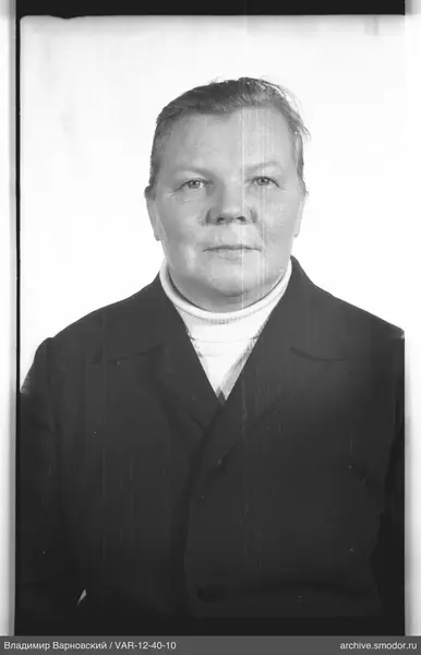 Porträt einer Frau bis zur Taille