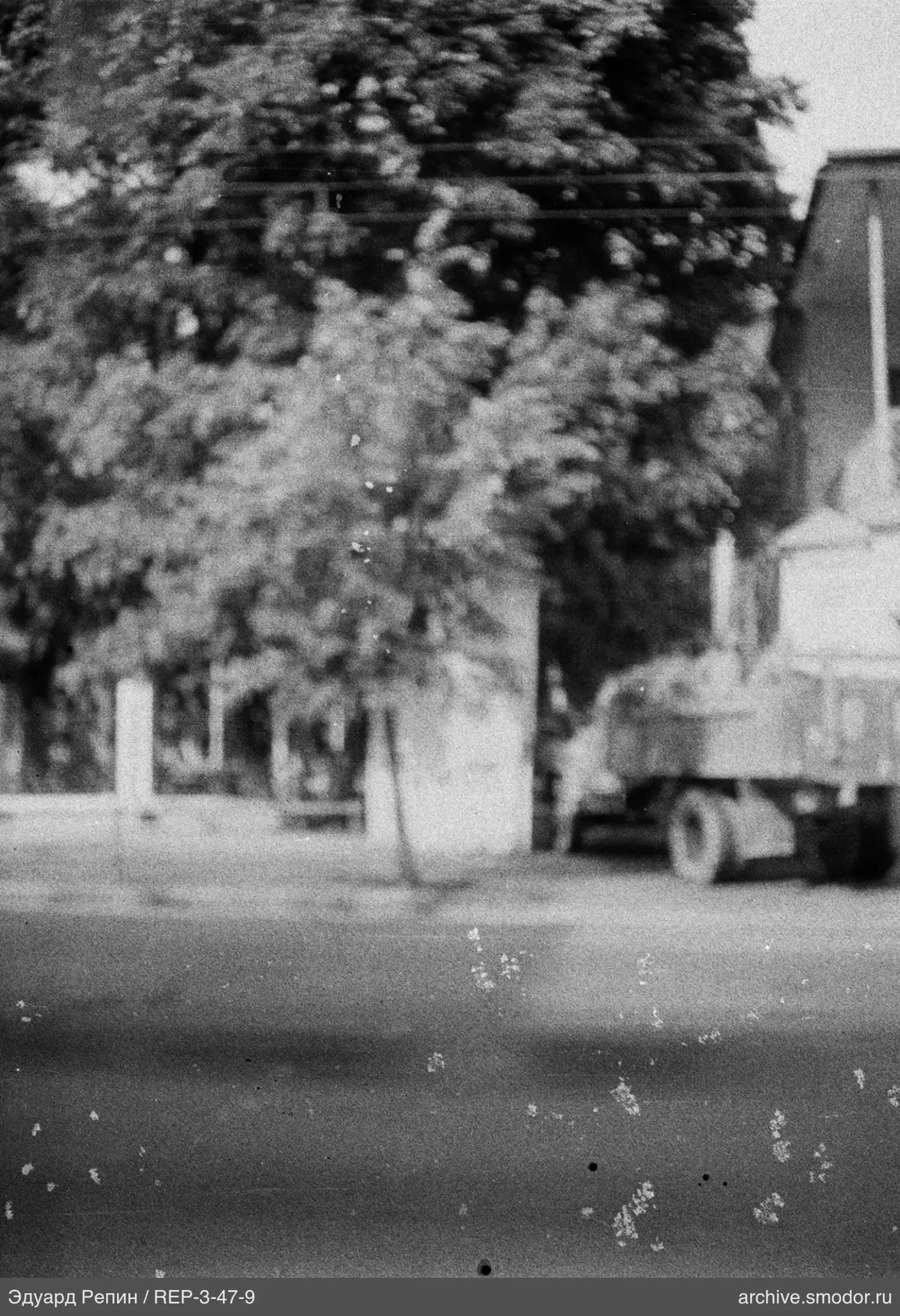 Übersichtsaufnahme von Straße und Umgebung