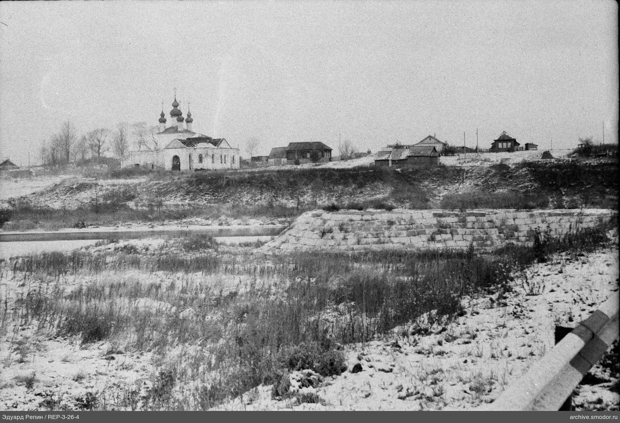 Пейзаж с церковью и домами