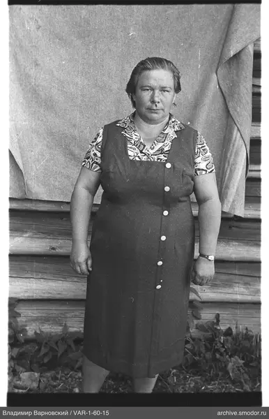 Full-length portrait of a woman